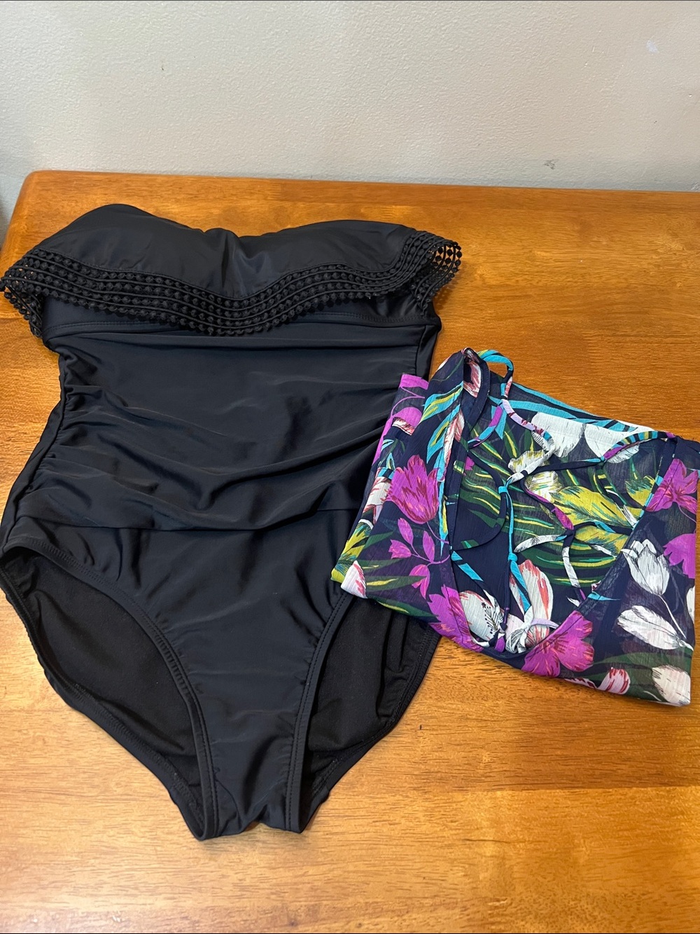 KONA SOL Black Strapless One-Piece Swimsuit with Crochet Trim Size MEDIUM